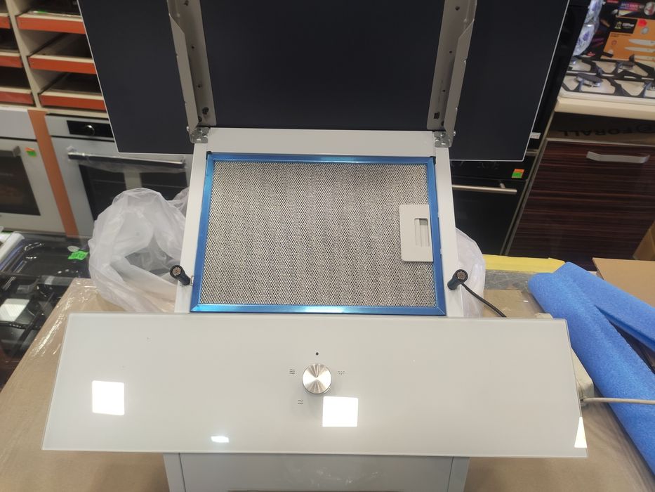 Вытяжка кухонная наклонная KUMTEL DA6-835WH Турция