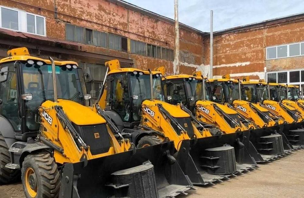 Оренда навантажувача-екскаватора. Послуги спецтехніки