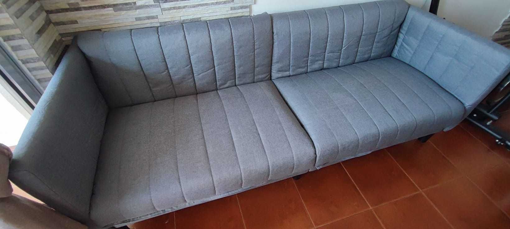 Sofa Novo, 3 lugares, sem marcas. €150