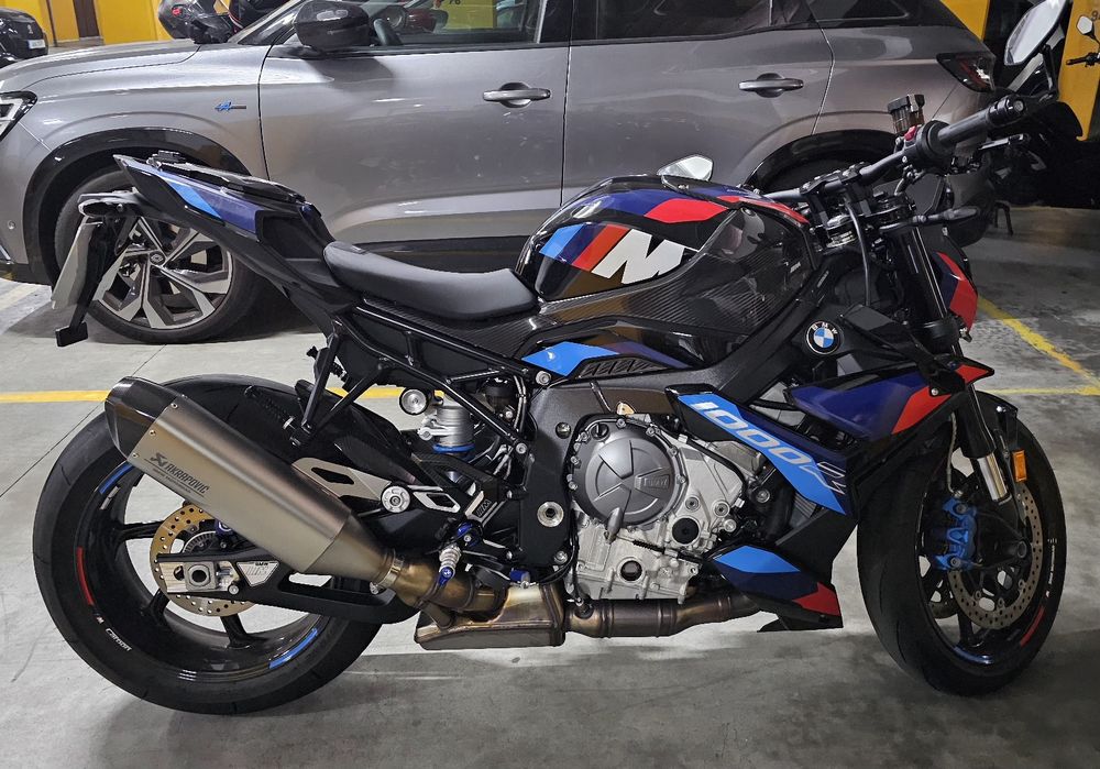 BMW M1000R Carbon Competition