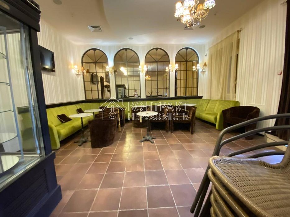 Продам Кав'ярняю в Центрі (Дзеркальний струмень). Готовий бізнес.