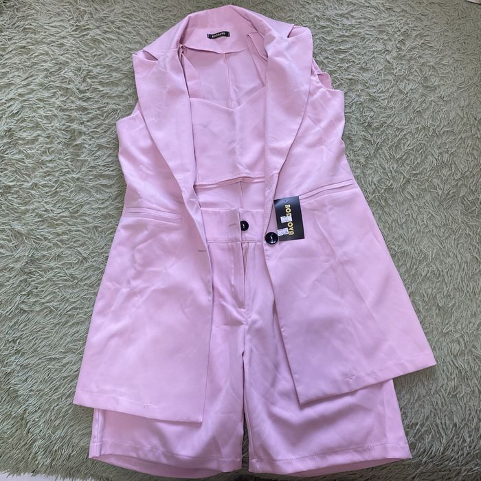 Продаю ніжний рожевий костюм