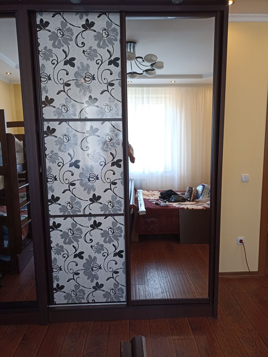 Двері для шафи купе. 4 штуки