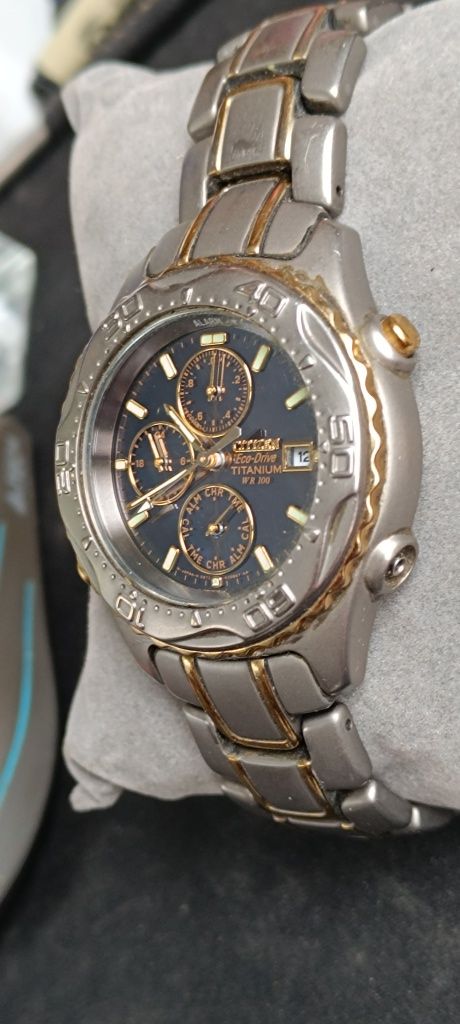 Годинник Citizen Titanium