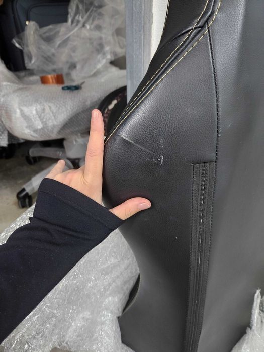 Cadeira Gamer Noblechairs Hero PU Leather Cor Preta com Dourado