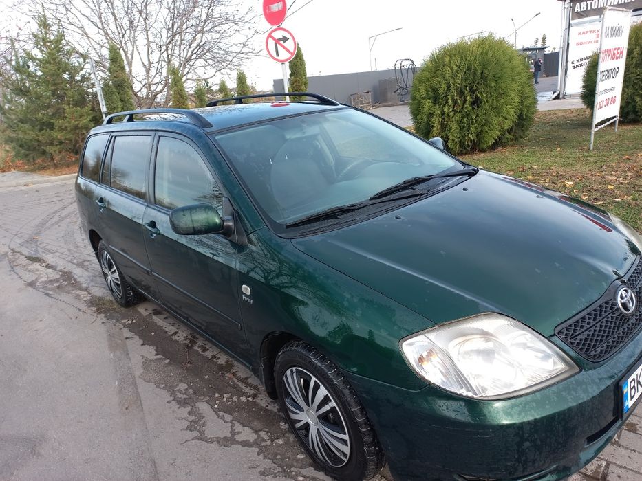 Тойота корола 2003 року