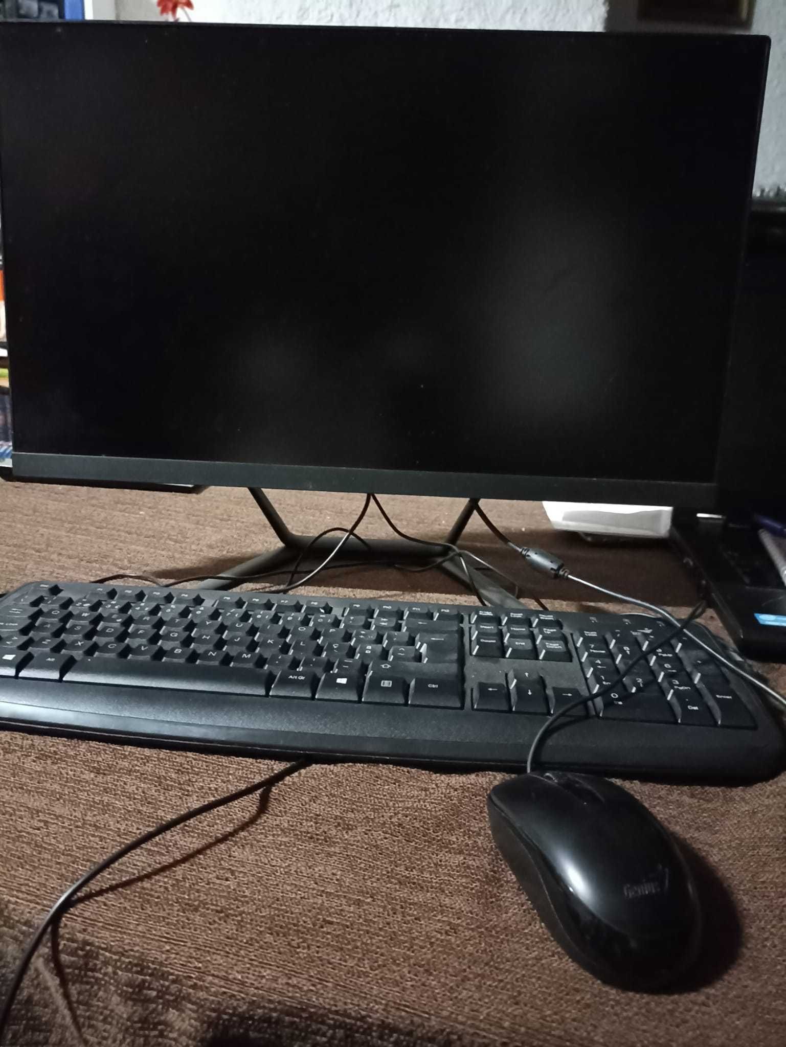 Computador TESLA 2200