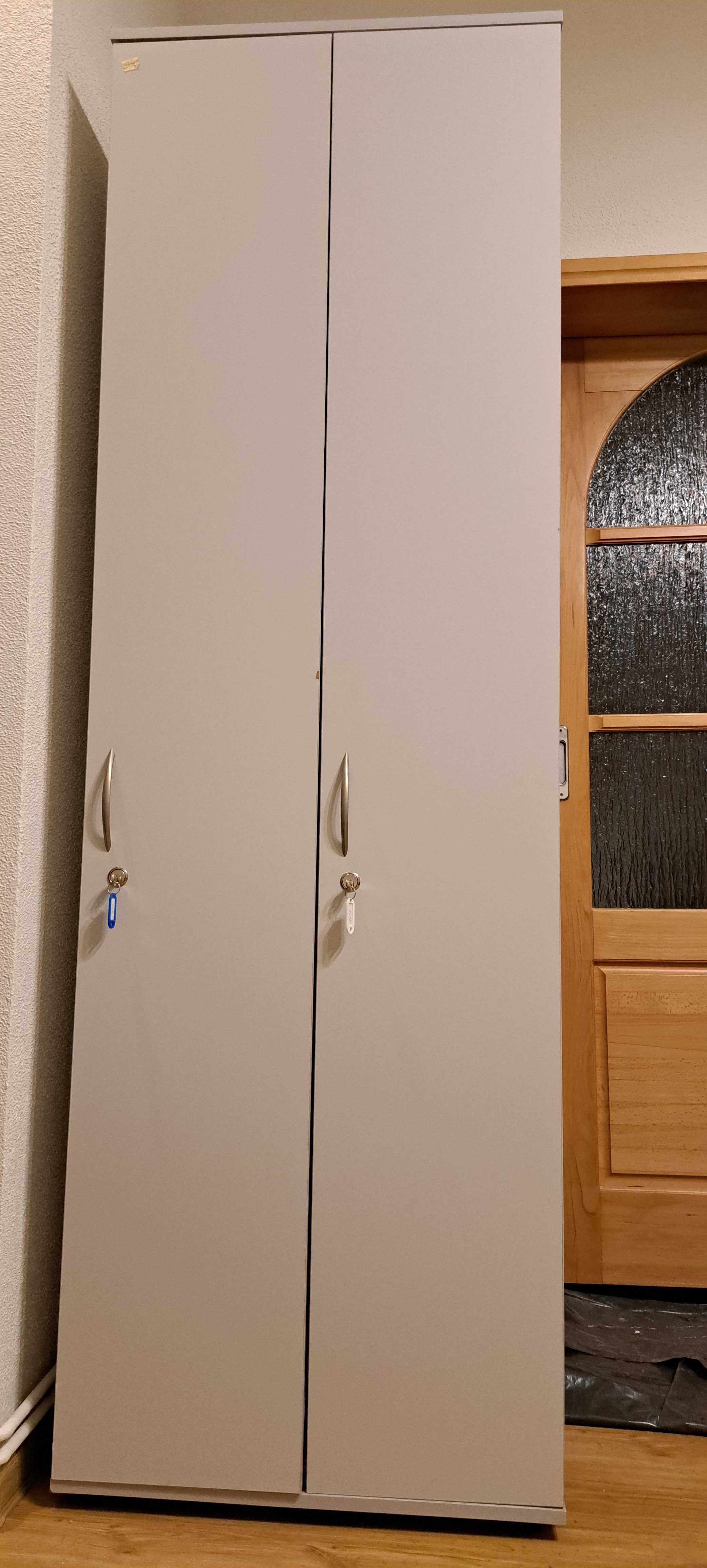 szafy ubraniowe doskonałe do hostelu, bursy, biura, dla pracowników