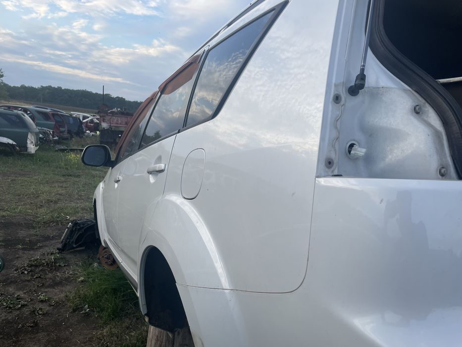 Кузов четвертини Mitsubishi Outlander XL 2008