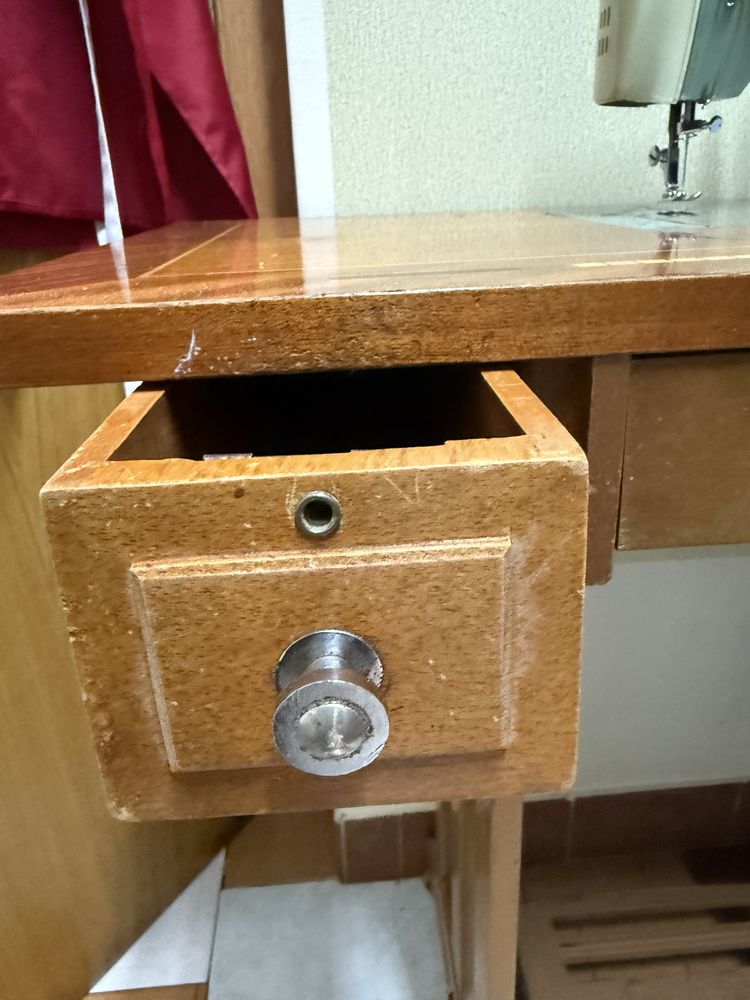 Maquina de costura com motor
