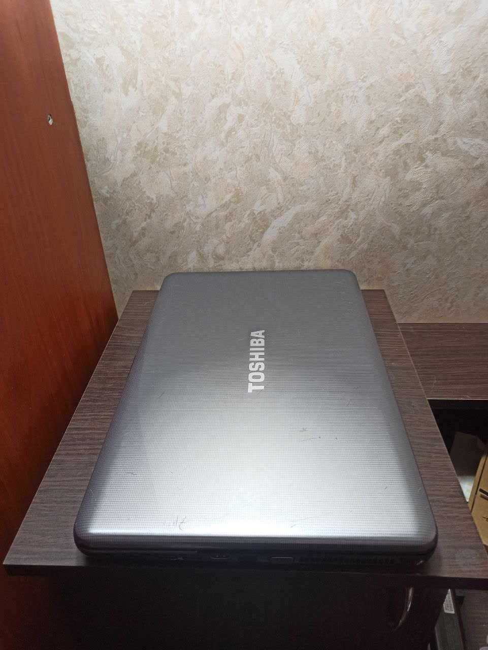 Ноутбук 17.3  Toshiba Sattelite Pro L870