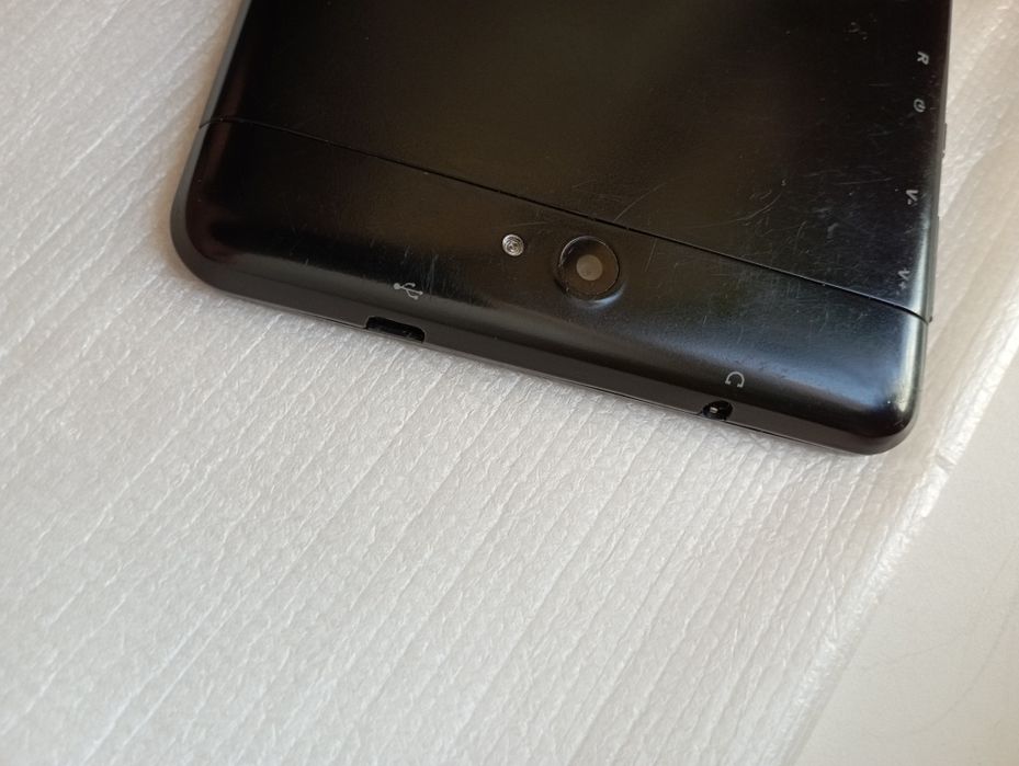 Планшет Digma Hit 7" или Samsung  GT-P1000