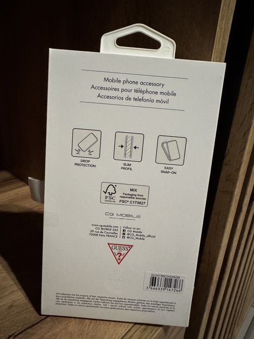 Etui GUESS Iphone 11 logowane brązowe case na telefon