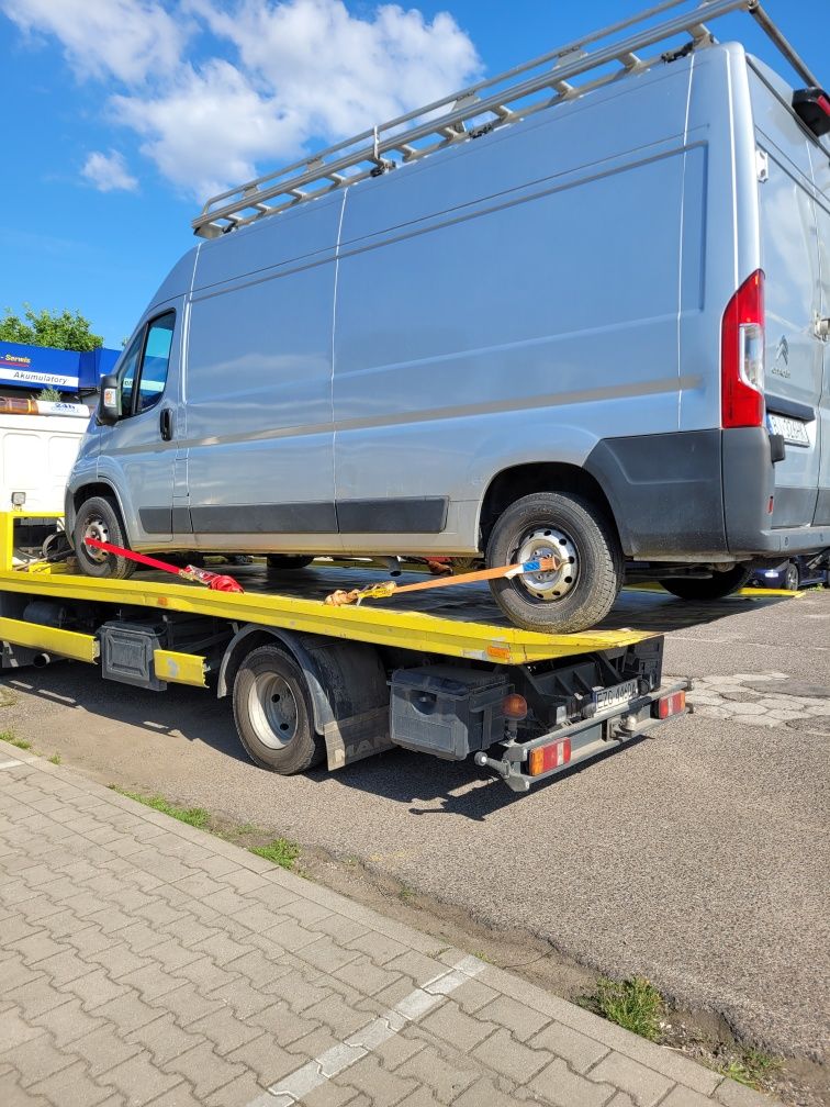 Pomoc drogowa, auto laweta,transport maszyn rolniczych,budowlanych itp