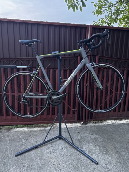 Швейцарський шосейник / ендуранс BMC Teammachine ALR