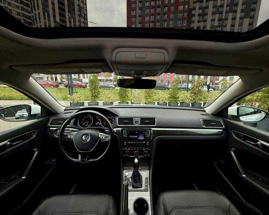 Volkswagen Passat SE