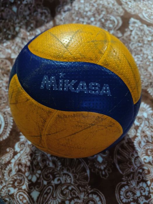 Волейбольный мяч mikasa v200w