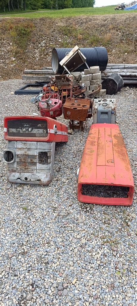 Części do Massey Ferguson różne modele: grill, antrapa, maska itp.