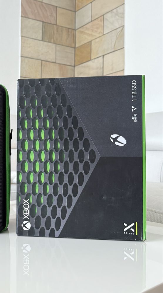 XBOX Series X (stan idealny, bez śladów użytkowania)