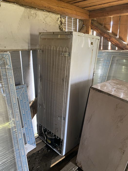 Морозилки та холодильник