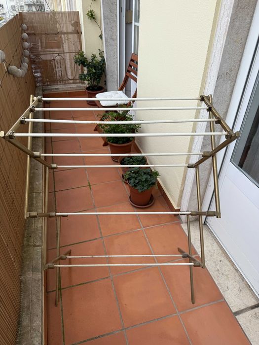 Estendal Branco e Dourado