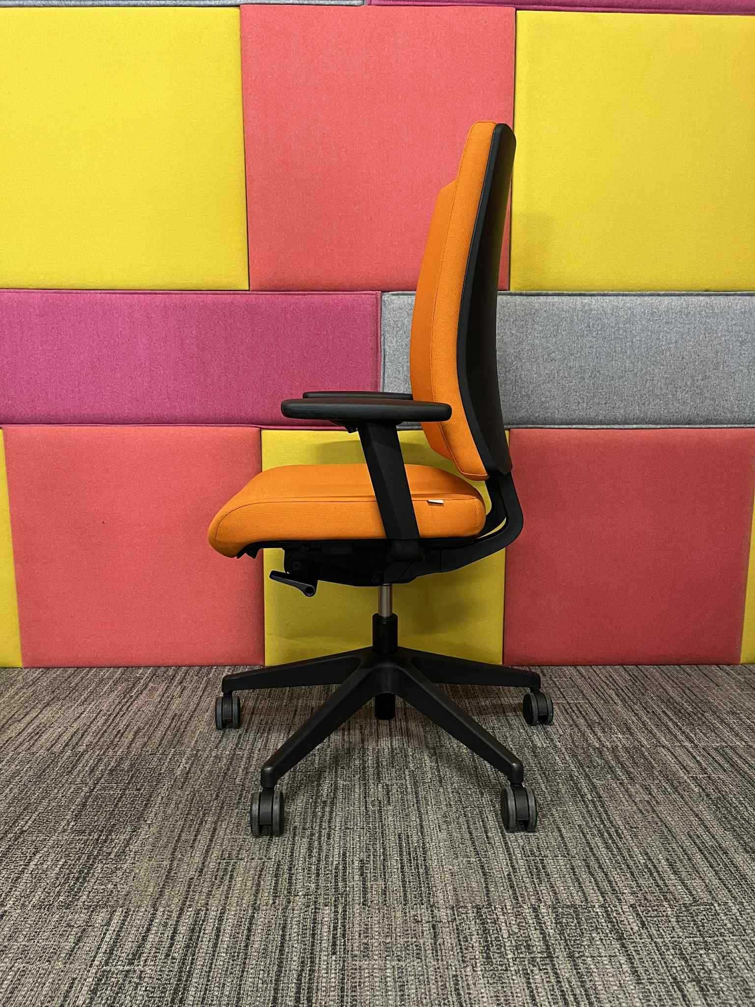 Fotel biurowy obrotowy ergonomiczny Profim Veris 101SFL okazja!