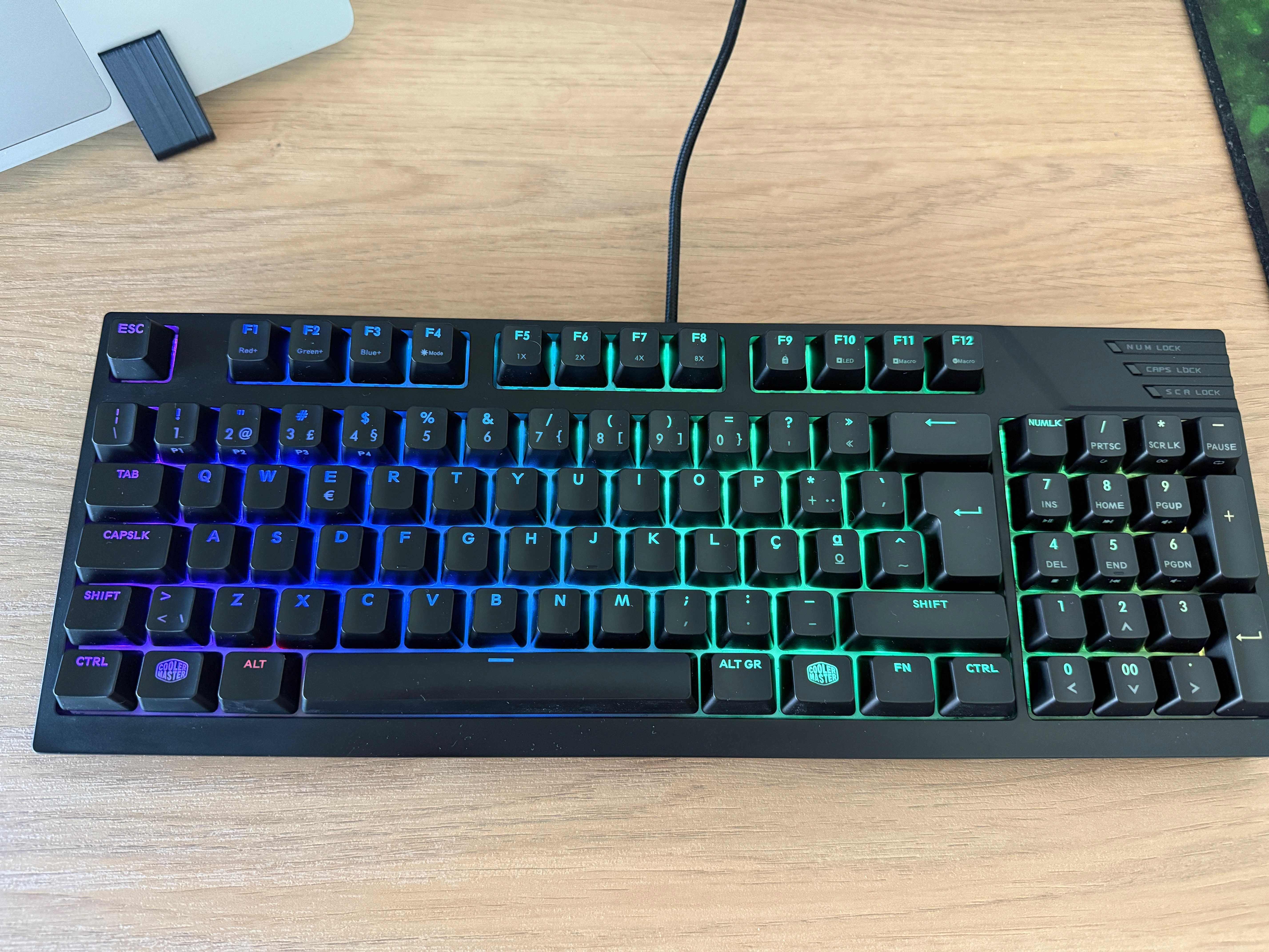 Teclado Mecanico RGB Com Fio Cooler Master