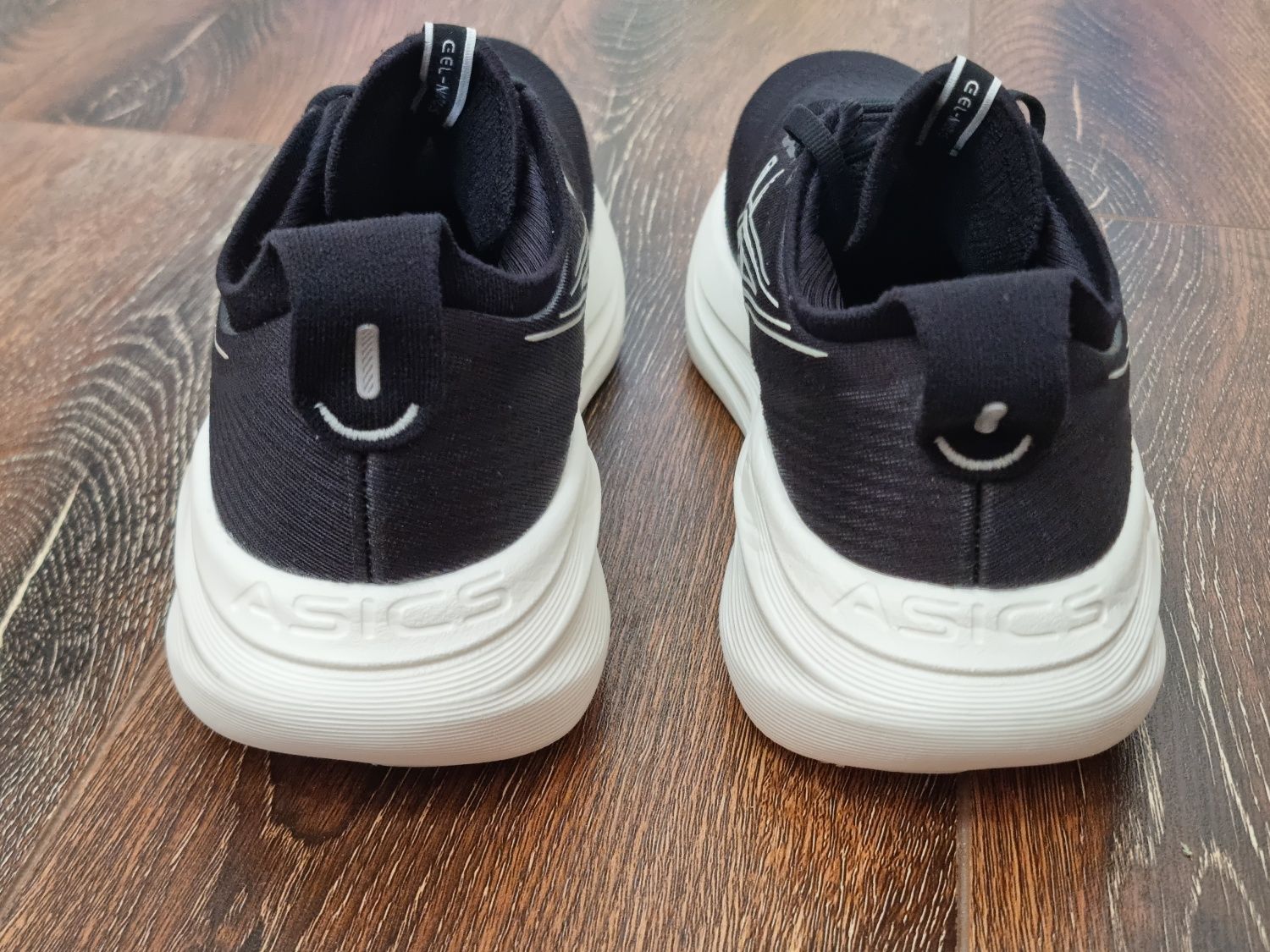 Оригінал 100% чоловічі кросівки asics nimbus 27   eur 43.5
