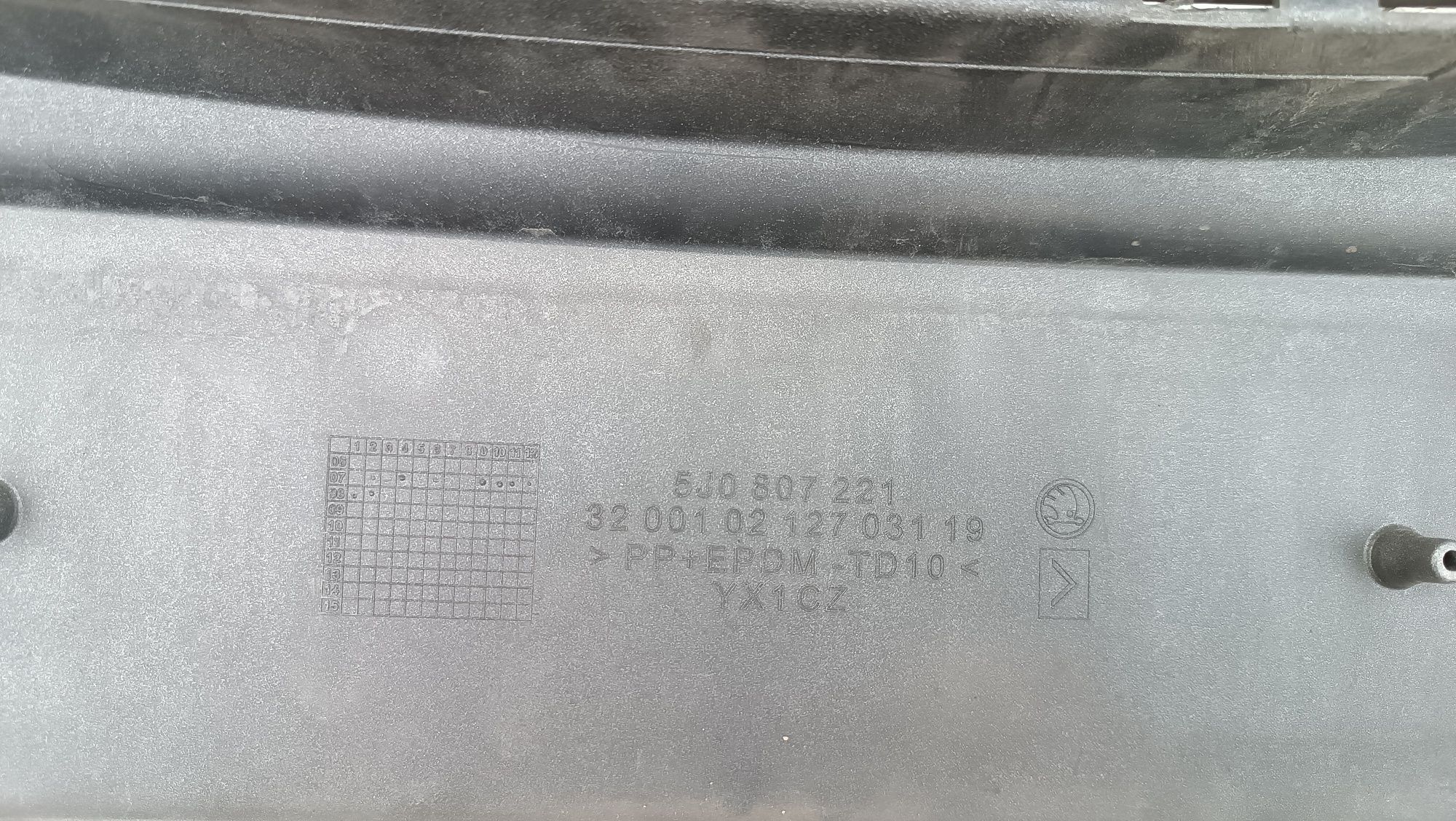 Vendo parachoque de frente scoda Fabia ano 2007/10