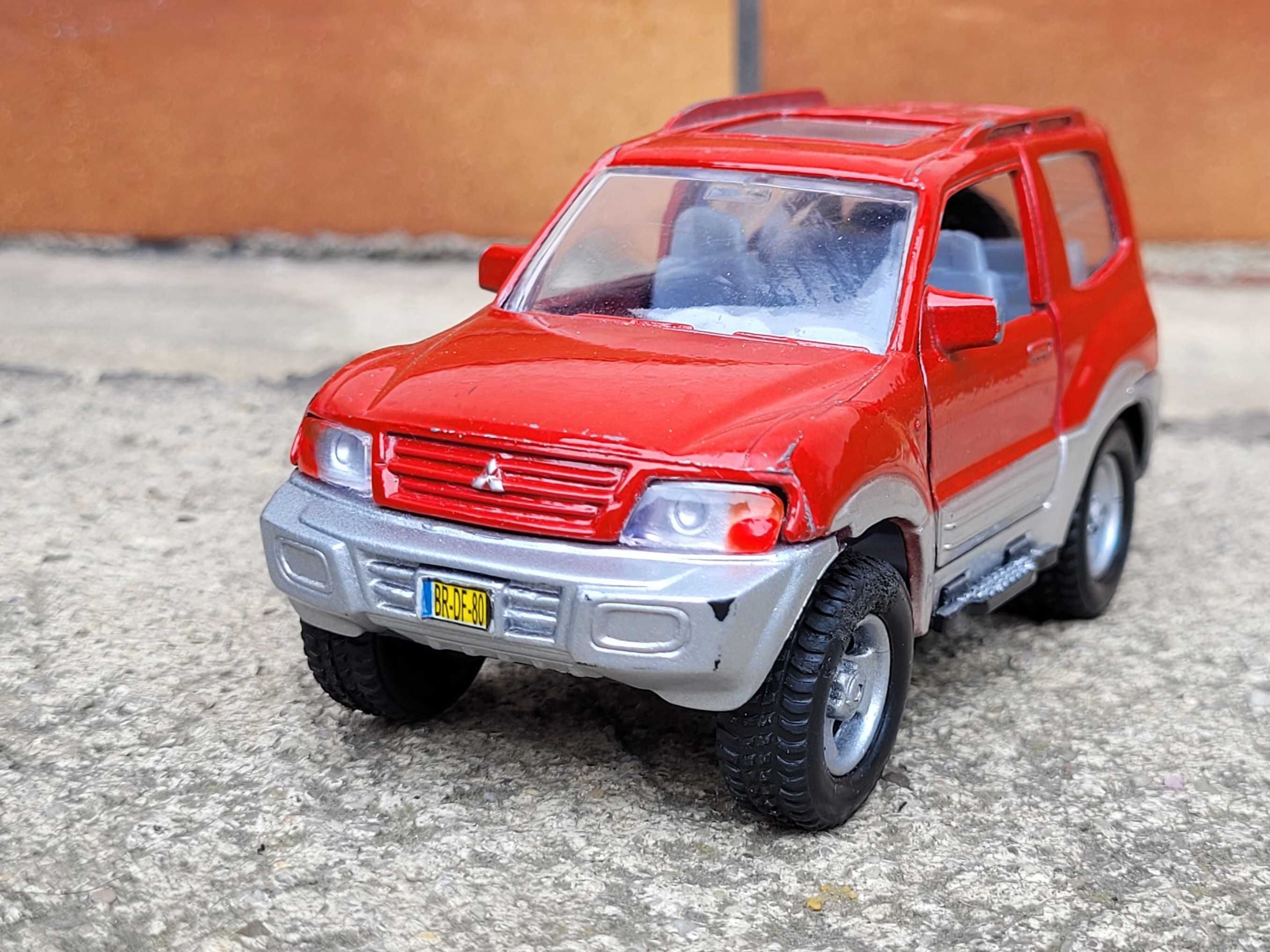 Mitsubishi Pajero Unikat Kolekcja modeli 1:34