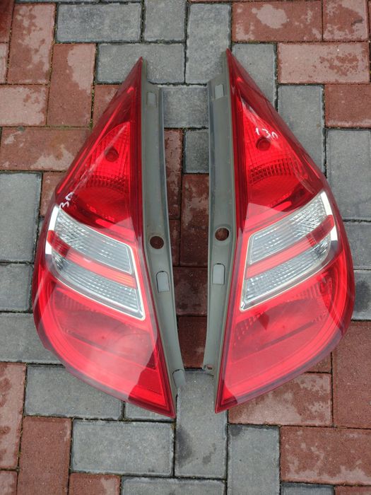 Стоп лівий Хюндай і30 хетчбек Стоп правий Hyundai i30