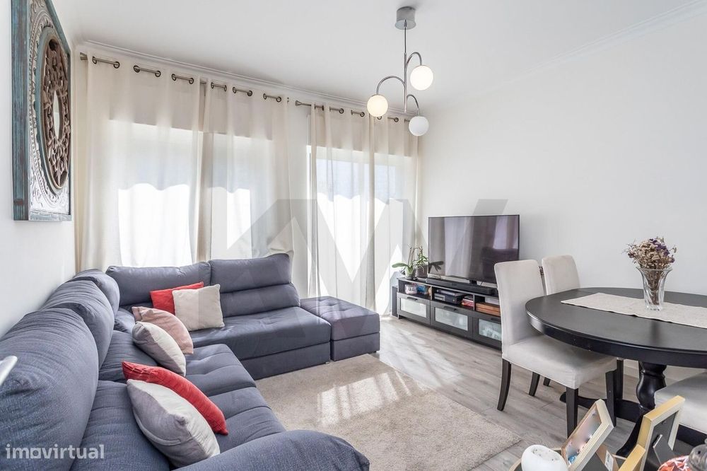 VENDA | Apartamento T2 Amadora l Com Varanda