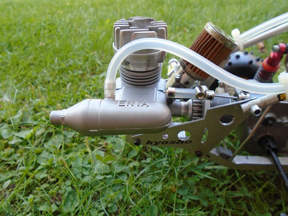 KYOSHO ADVANCE  Buggy 2WD 1:10 Vintage Nitro Spalinowy Model RC