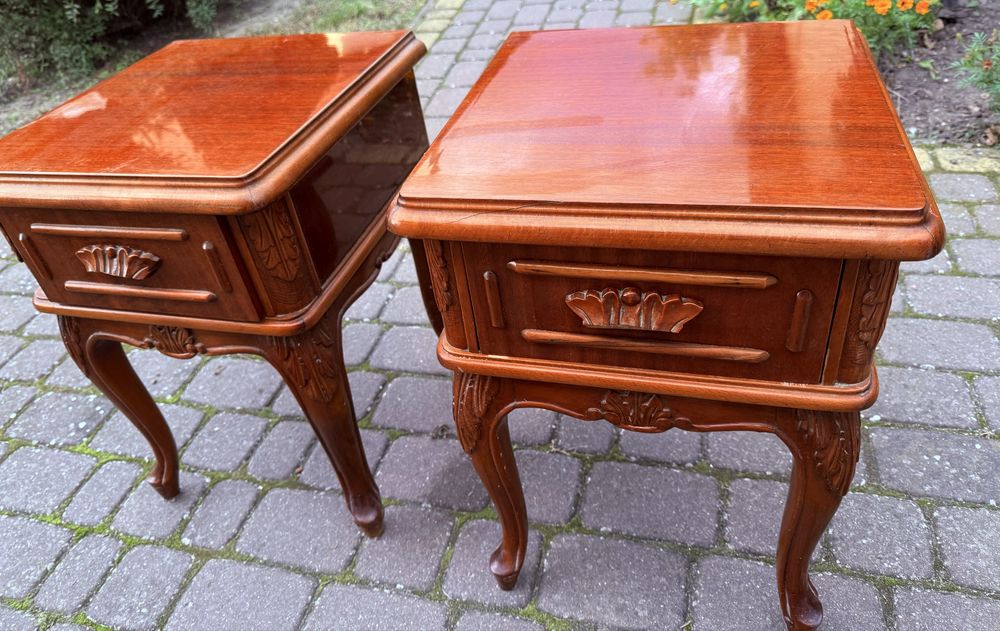 Sprzedam zestaw mebli vintage- 2 stoliki nocne, łoze i toaletka