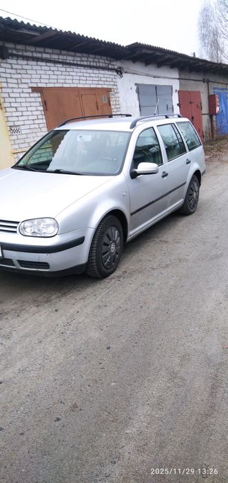 Продам Фольксваген Гольф 2000 р , газ.бенз.