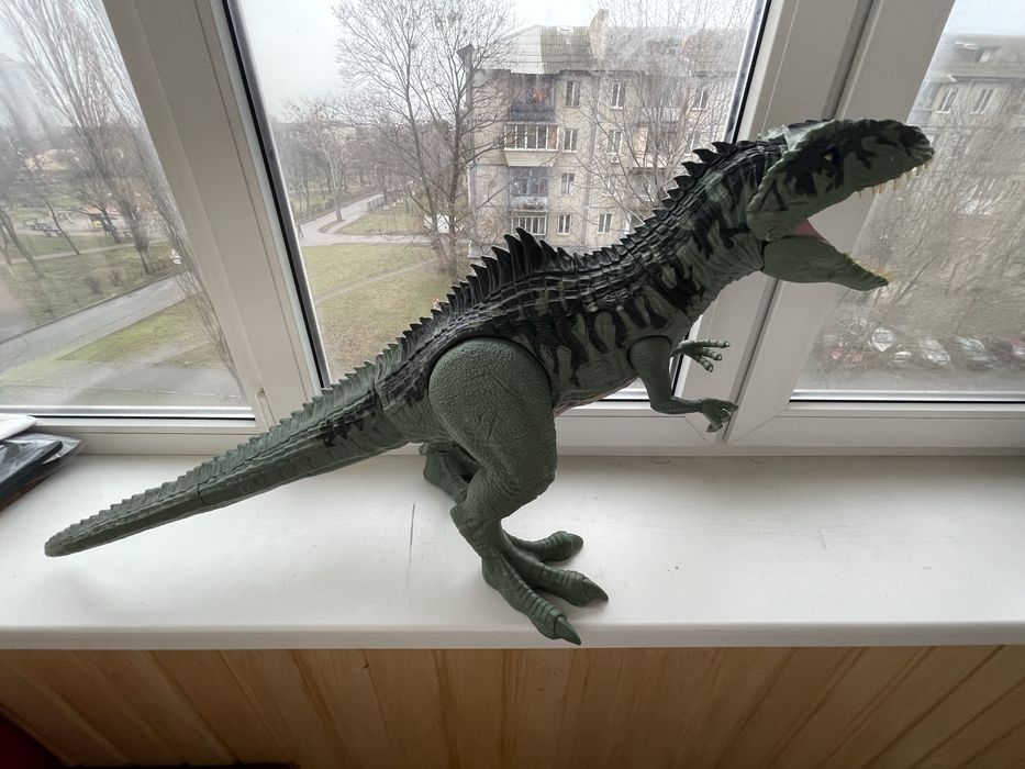Величезний Гігантозавр динозавр Jurassic World