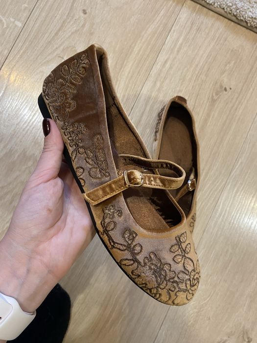 Балетки, туфлі мері джейн оксамитові вишиті як в Zara