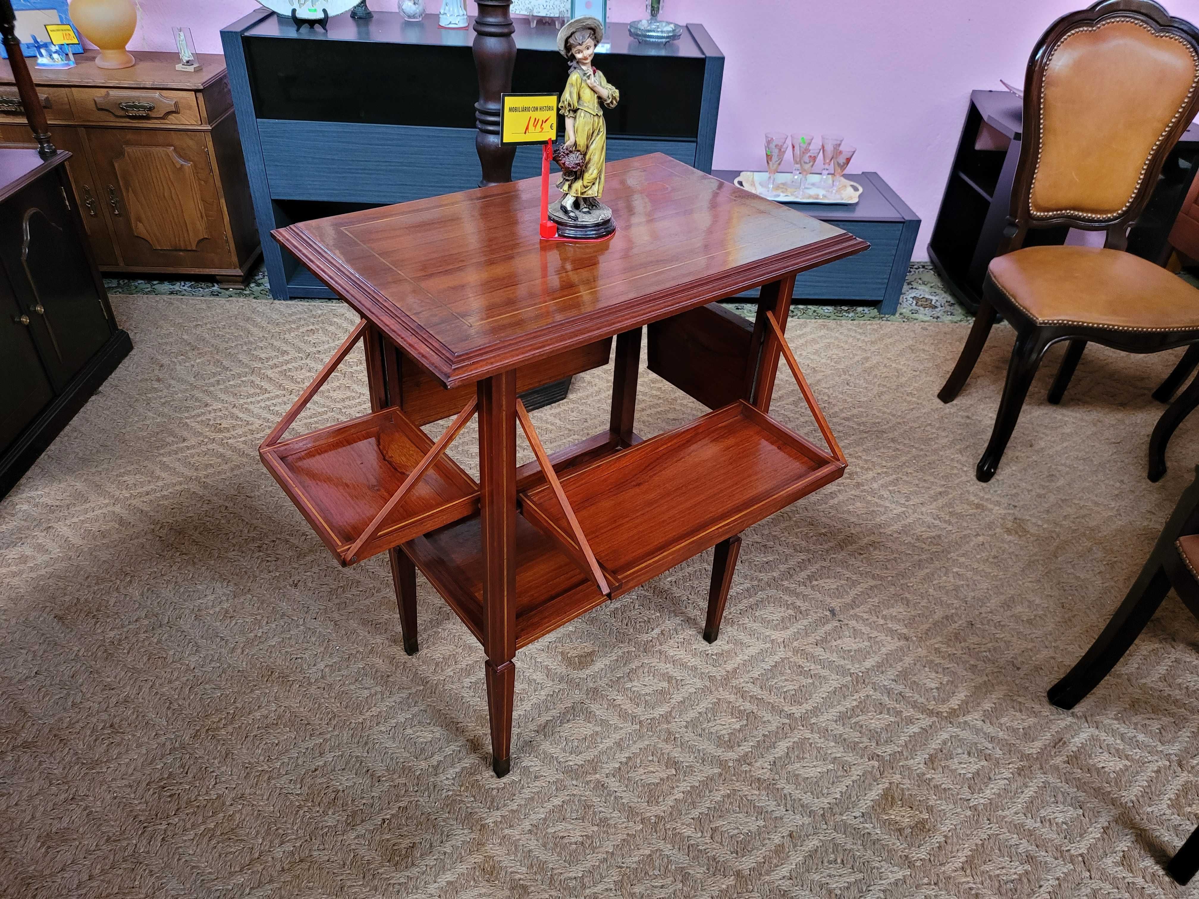 Mesa de apoio em madeira com 4 prateleiras - Muito bom es