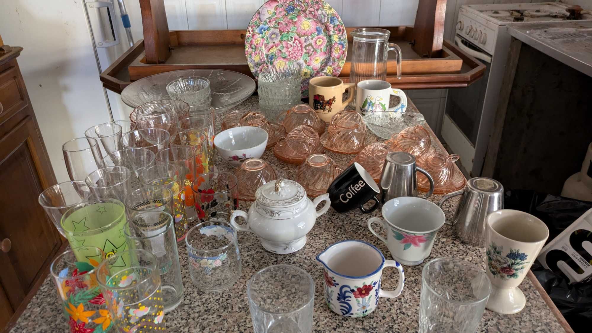 louça copo chávena prato caneca travessa faca garfo colhere 2 estatuas