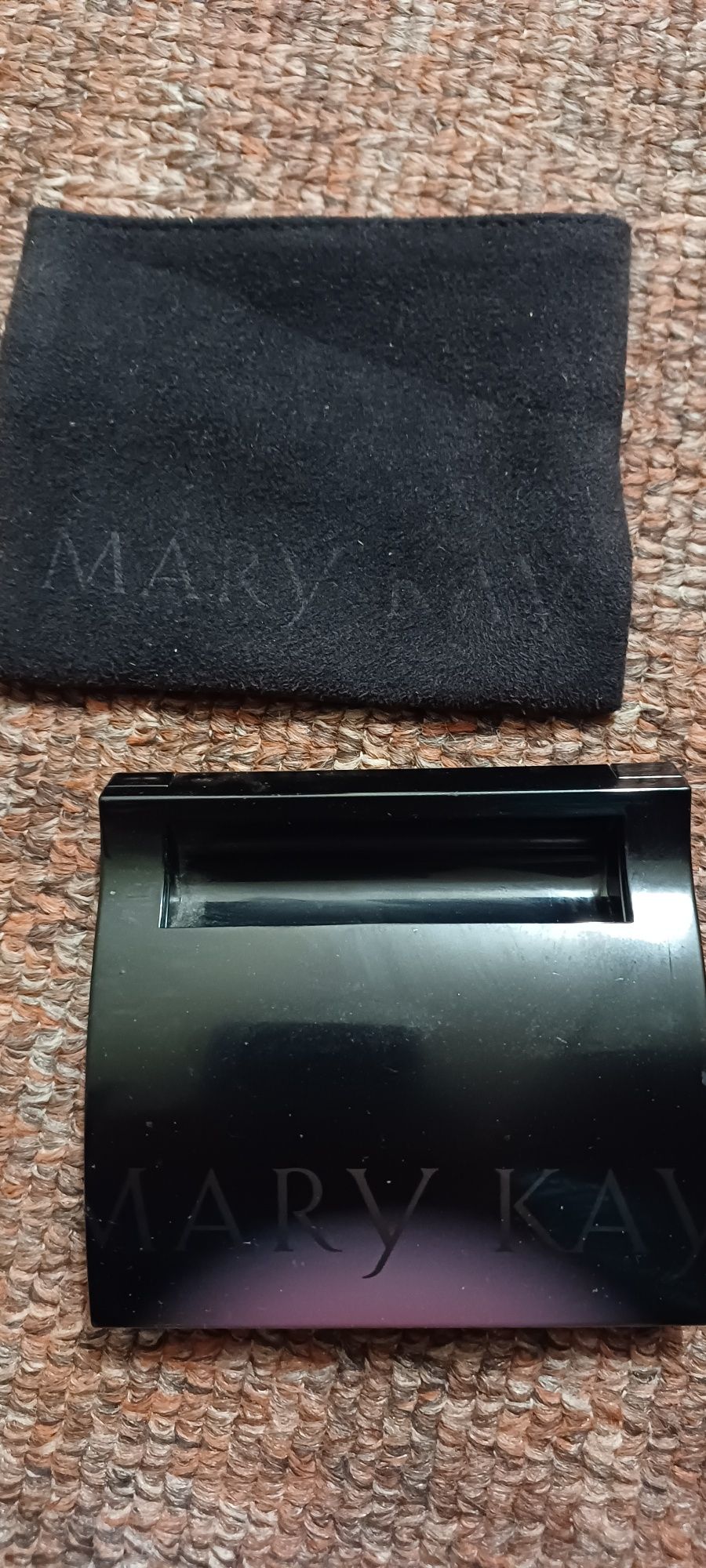 Футляр Mary Kay з пудрою