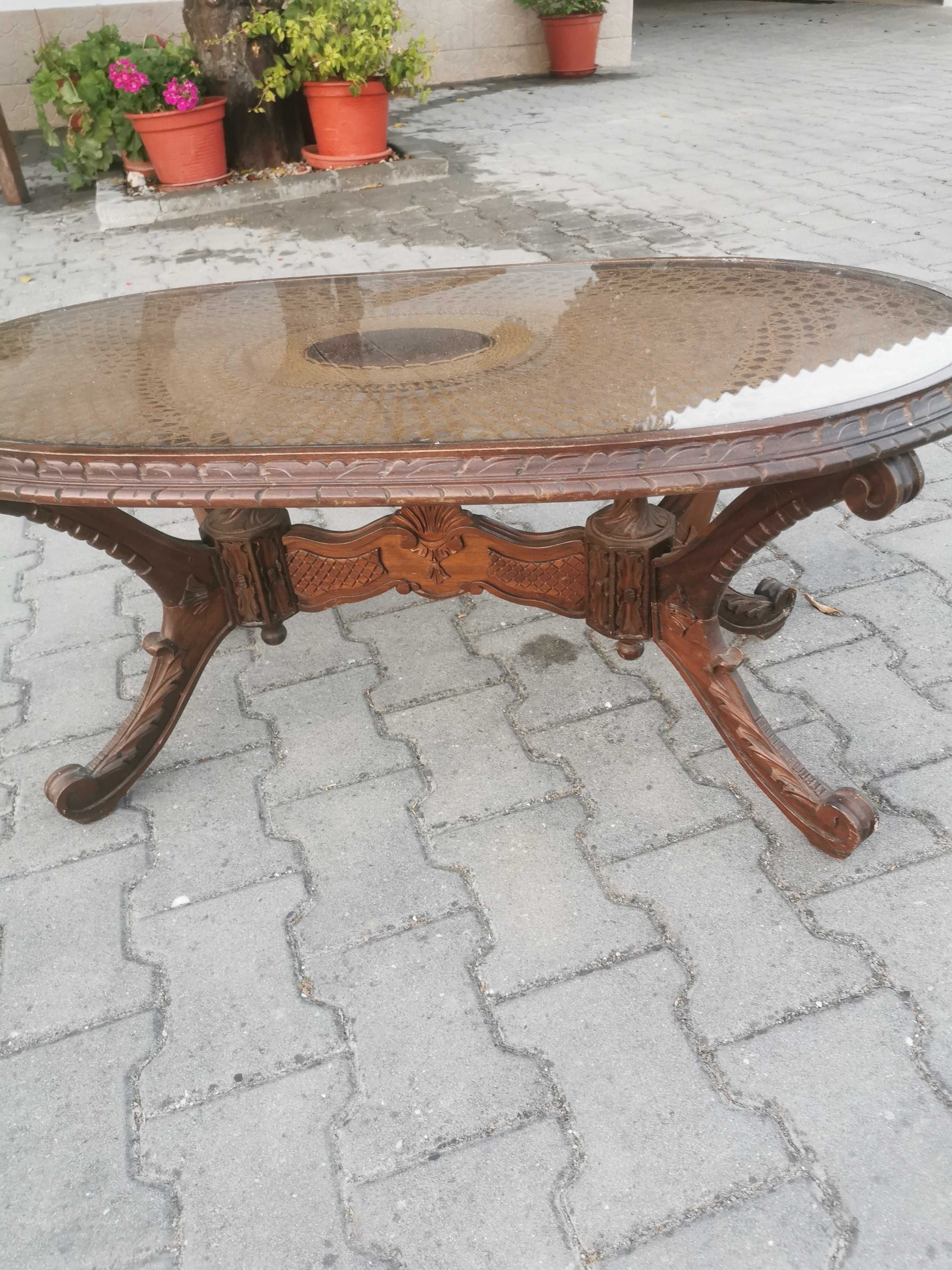 Mesa de centro tampo verga com vidro