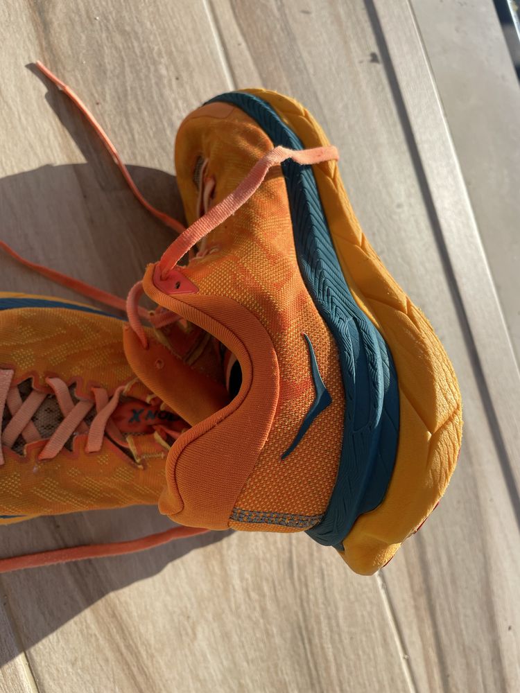 Hoka tecton x bom estado