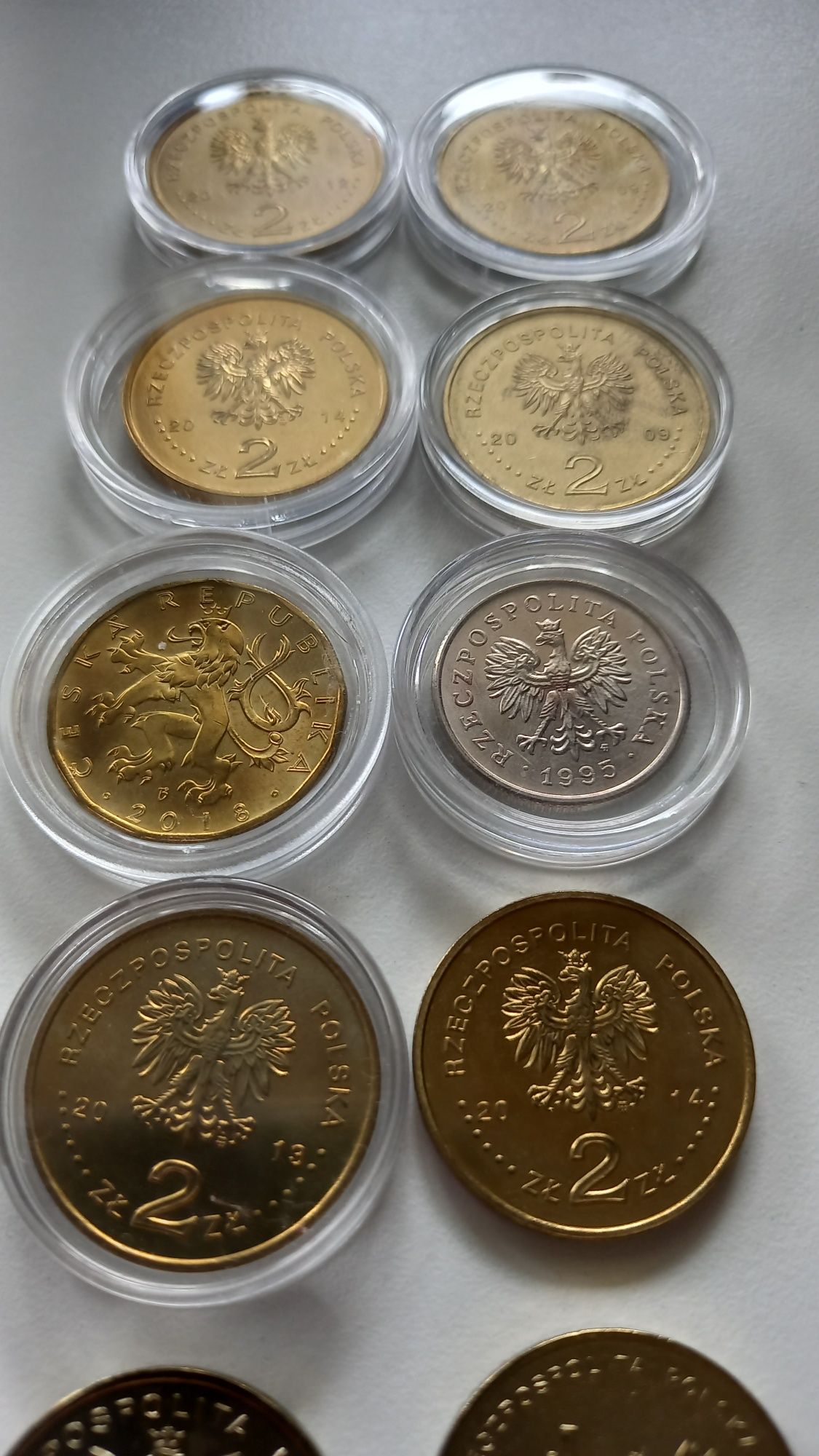 10 różnych monet