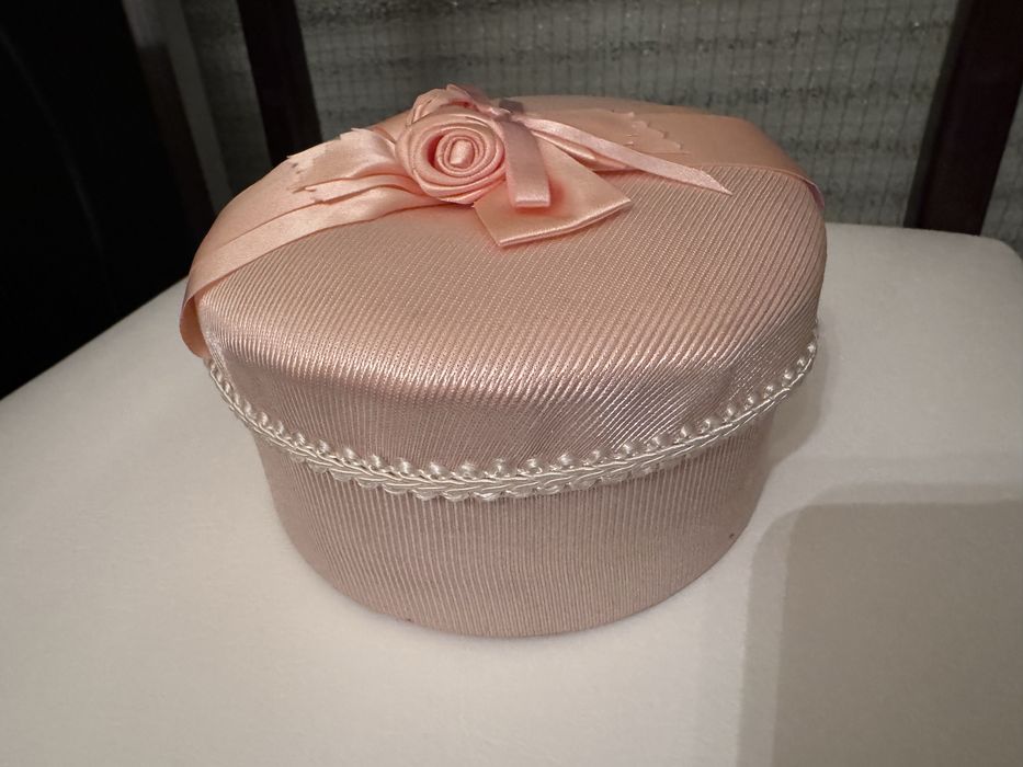 Caixa em cetim forrada