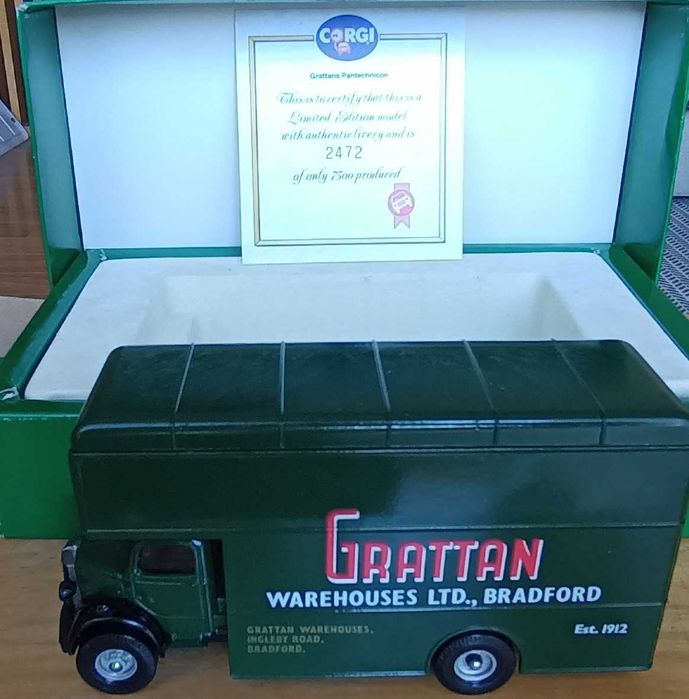 Limited Edition Bedford Luton Van Ref# 97084 Corgi