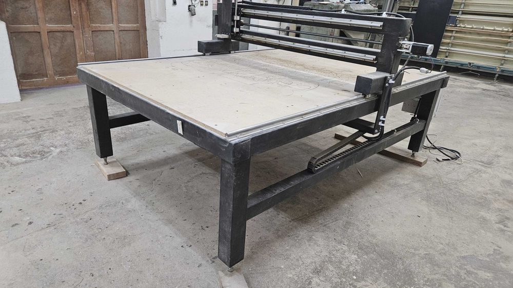 Sprzedam konstrukcję plotera CNC 2500 x 1500
