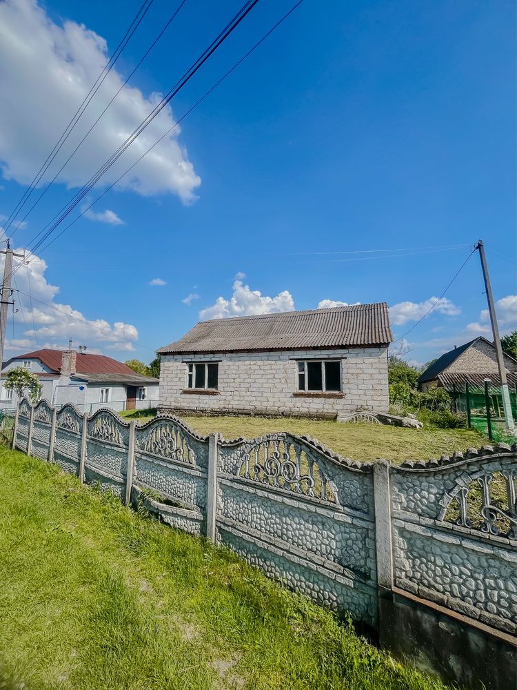 Продаж будинку з виходом до річки