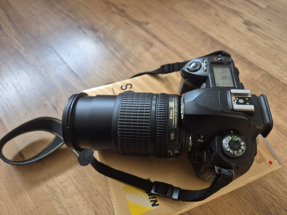 Nikon D70s obiektyw DX Nikkor 18-105 mm