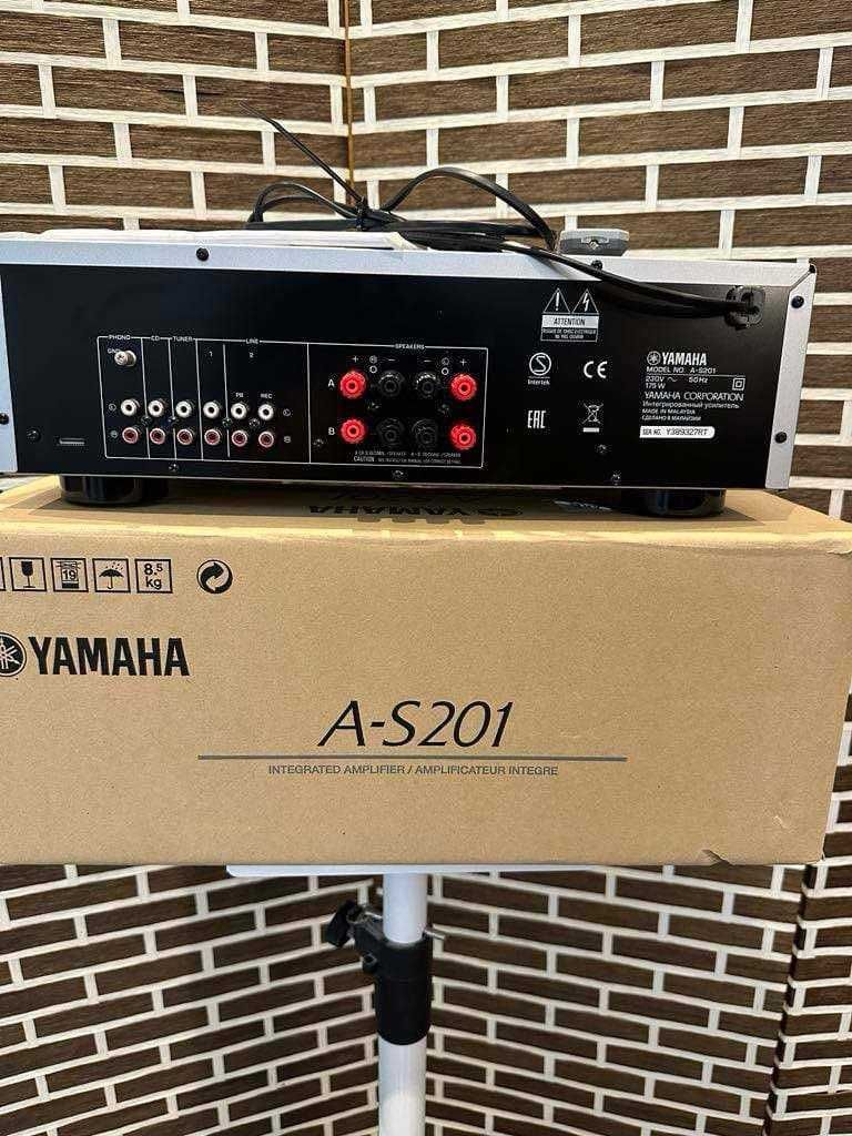 Wzmacniacz YAMAHA A-S201 Srebny