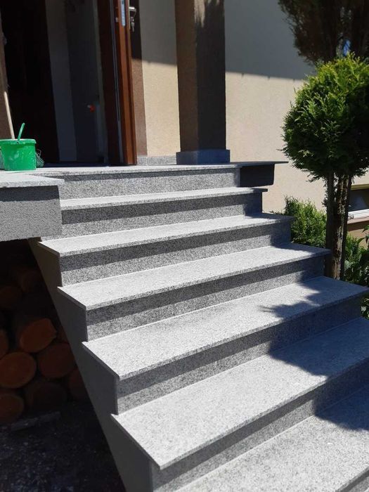 GRANIT Stopnica kamienna bullnose wymiar 160/40/3 cm Schody granitowe